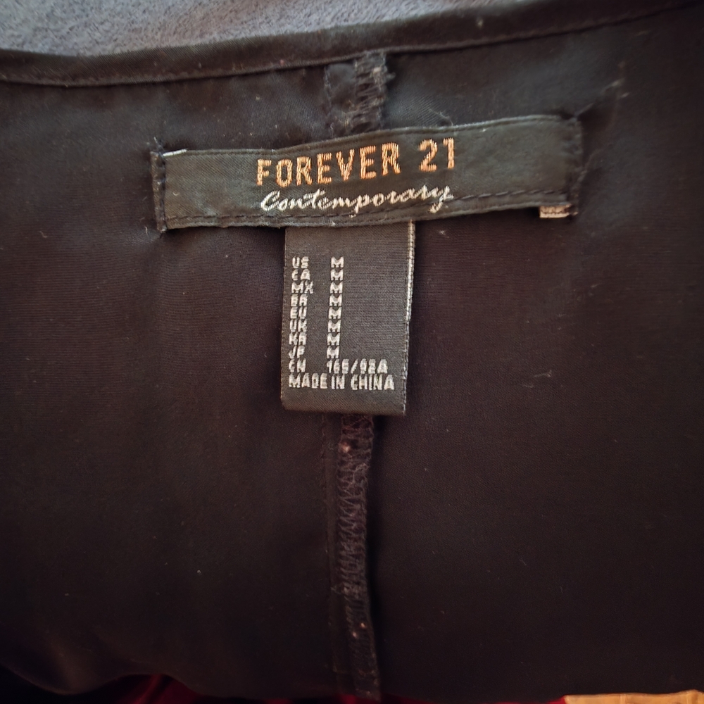 FOREVER 21 Contemporary Black Top
